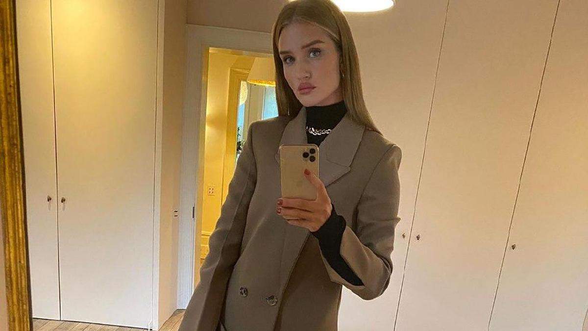 Рози Хантингтон-Уайтли продемонстрировала стильные осенние образы Рози Хантингтон-Уайтли продемонстрировала стильные осенние образы