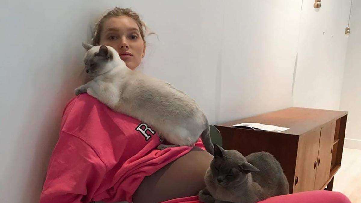 Эльза Хоск показала, как одевается дома Эльза Хоск показала, как одевается дома