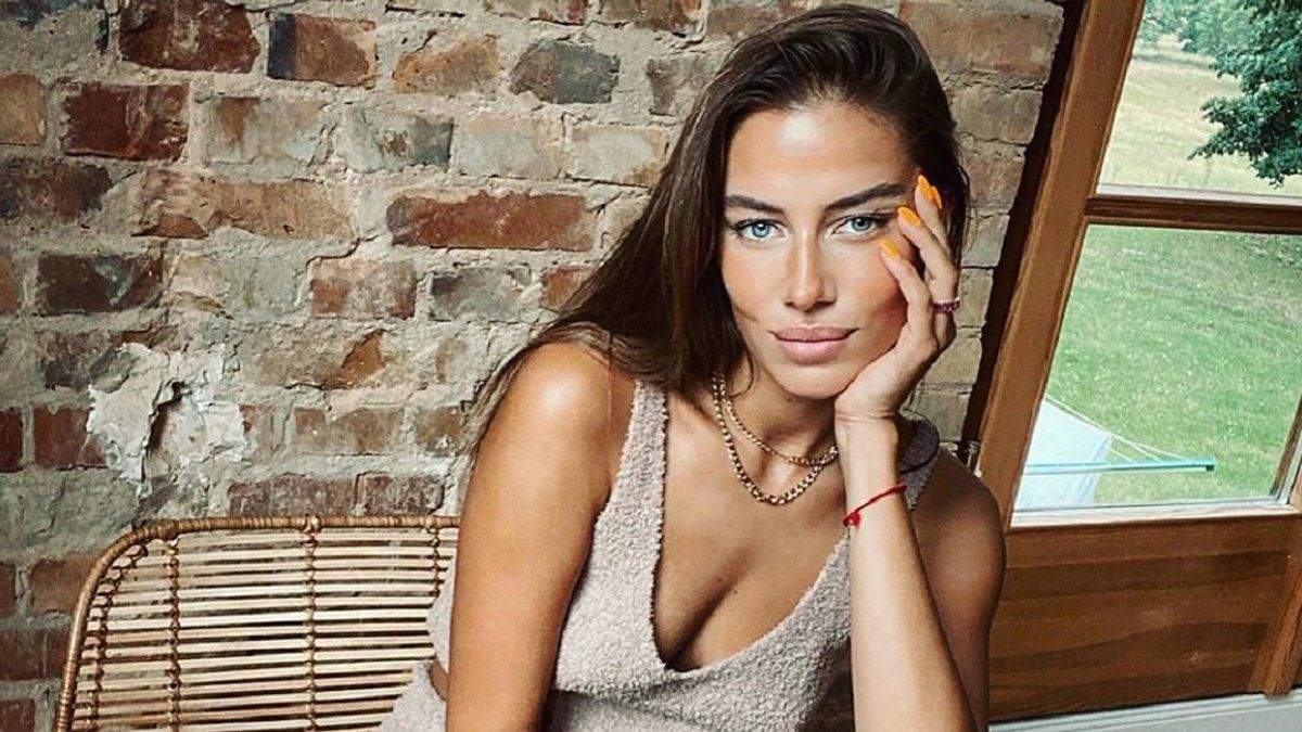 Ніколь Потуральські роздягнулася перед камерою: еротичне фото Ніколь Потуральські роздягнулася перед камерою: еротичне фото